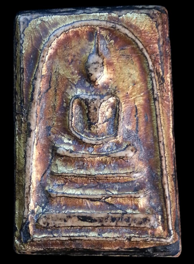 พระสมเด็จวัดระฆังพิมพ์ใหญ่หลังกาบหมาก ลงรักปิดทองเก่า.(Phra-Somdej of Wat Rakang Temple)