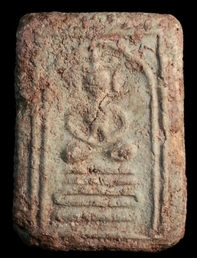 พระสมเด็จวัดเกศไชโยพิมพ์เข่าบ่วง(Phra-Somdej of Wat Kej-Chai-Yo Temple) 